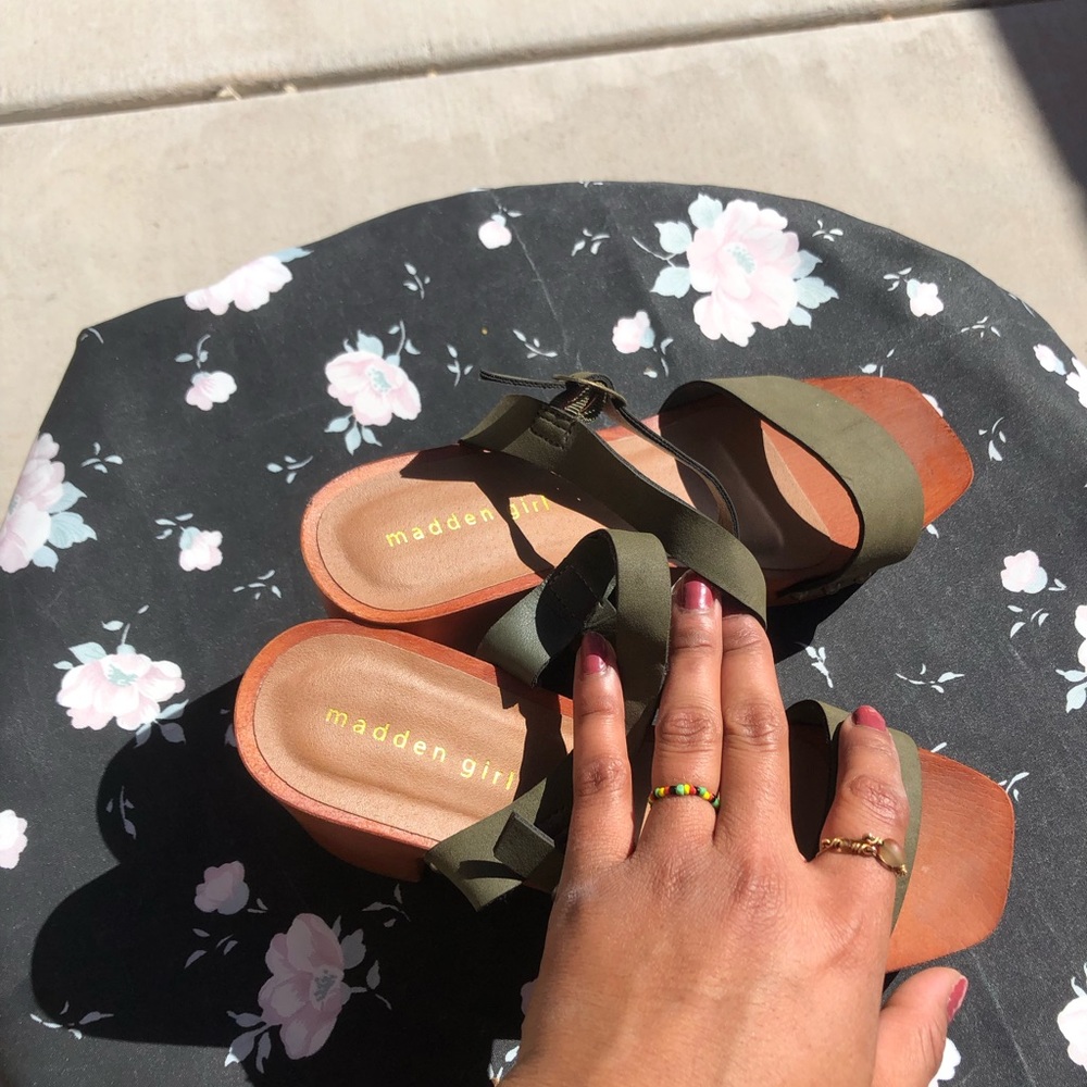 2 Pair Bundle Medium Heels Lightweight - image 4